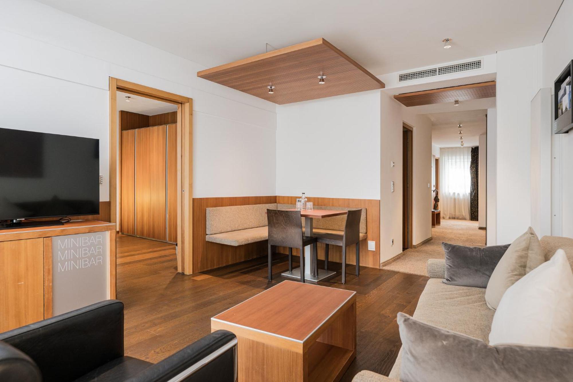 Lindenhof Pure Luxury & Spa Dolcevita Resort Натурно Экстерьер фото